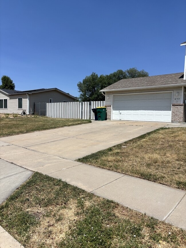 Building Photo - 435 N Kersh Dr W