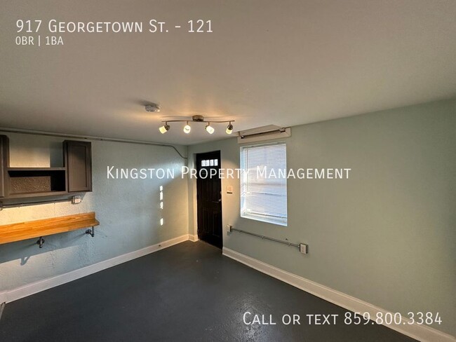 Building Photo - Efficiency Apartment NOW AVAILABLE