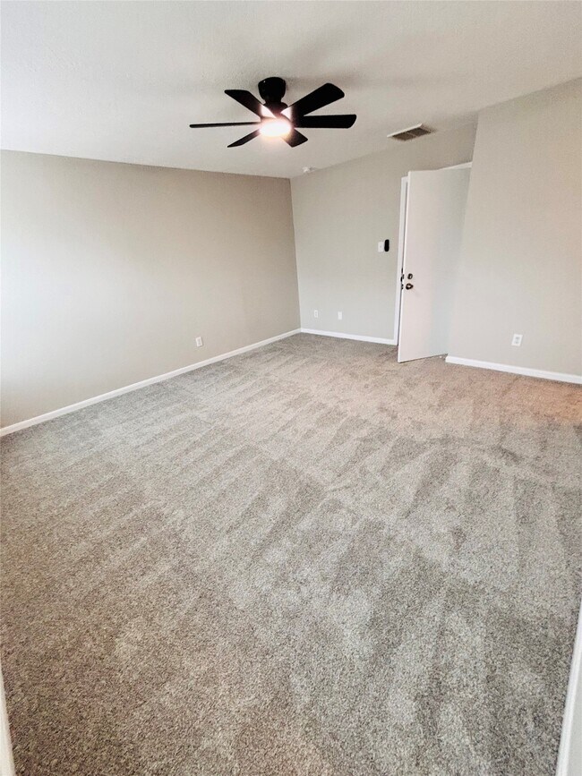 Building Photo - 8134 Sanders Forest Ct