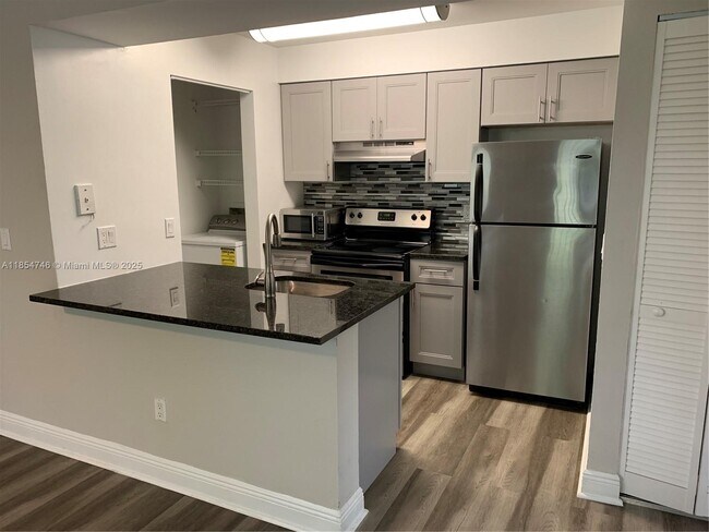 Primary Photo - 1261 SW 46th Ave