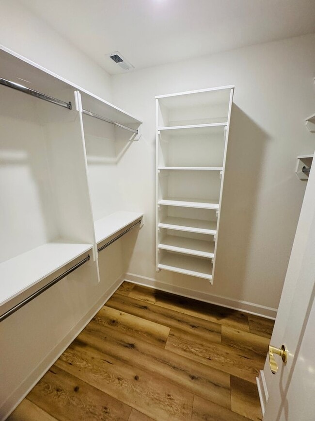 Building Photo - FOR LEASE - NEW BUILD TOWNHOME LOCATED IN ...