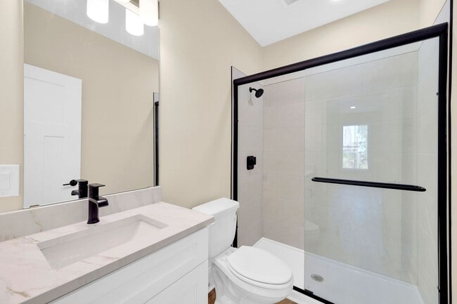 Building Photo - 2322 Scranton Rd