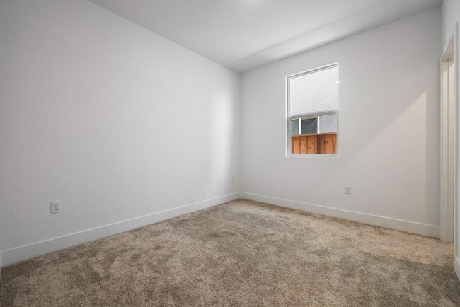 Building Photo - 2209 Greenhorn Rd