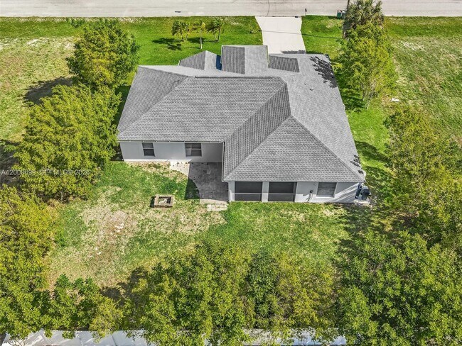 Building Photo - 2022 NW 9th Terrace