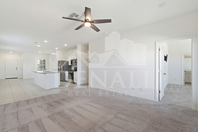 Building Photo - 10941 N 165th Ave