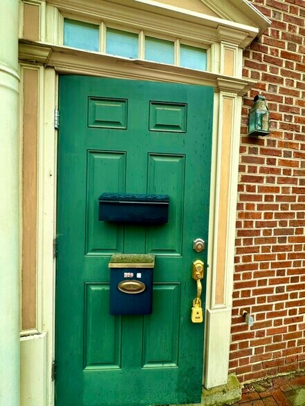 FRONT ENTRANCE on High St. - 328 High St