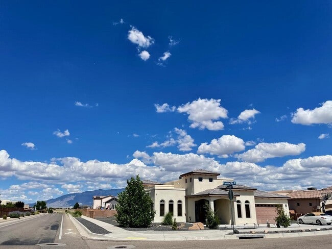Building Photo - 8024 Canoncito Dr