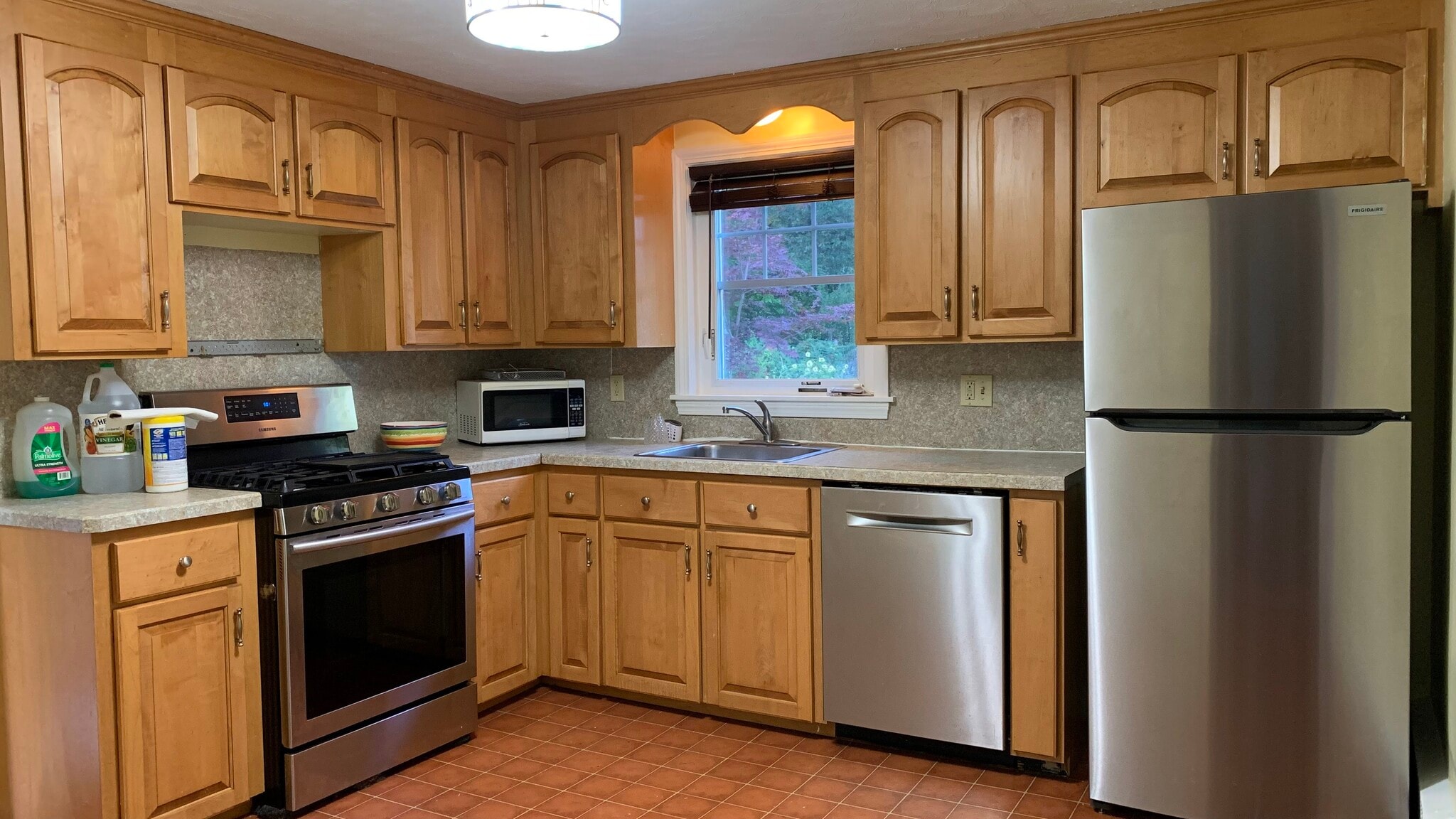 Kitchen - 58 Oakwood Dr