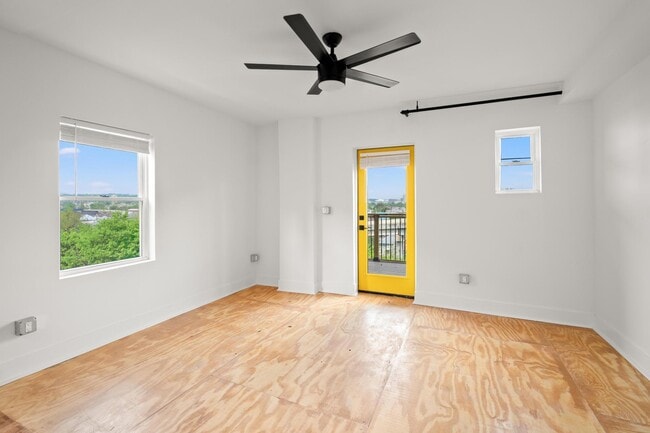 Building Photo - 217 W 13th St