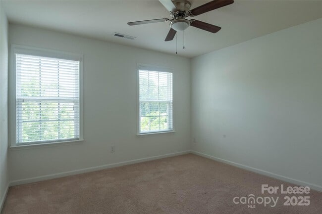 Building Photo - 15747 Reynolds Dr