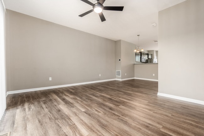Building Photo - 456 Autumn Ridge Cir