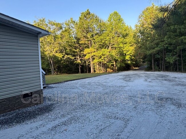 Building Photo - 321 Horseshoe Falls Rd