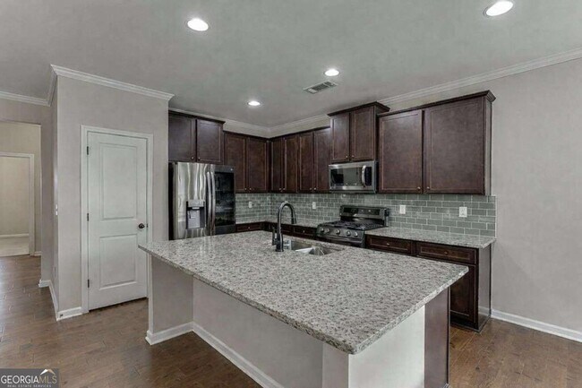 Building Photo - 4518 Hidden Creek Dr