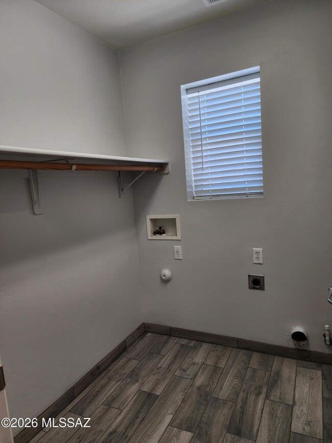 Building Photo - 7631 E Desert Overlook Dr