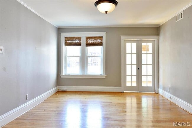 Building Photo - 6318 S Rosebury Ave