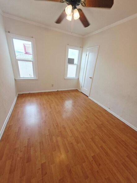 Building Photo - 449 W Harvard St