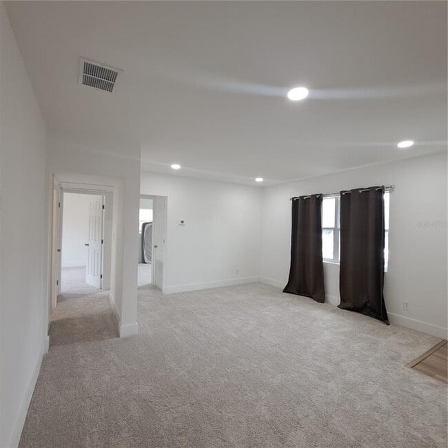 Building Photo - 2851 28th Ave N