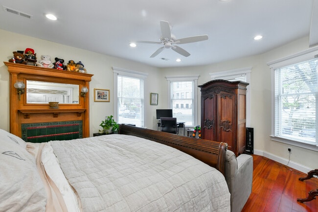 Building Photo - 84 G St