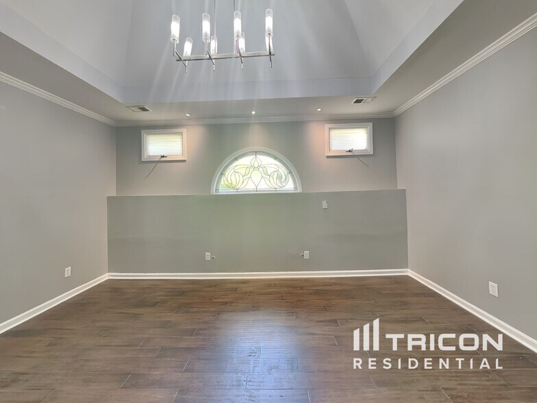Building Photo - 1300 Ashworth Ave SW