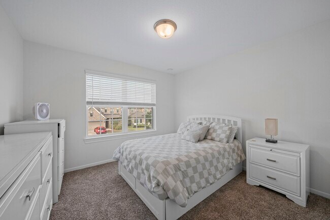 Building Photo - 24239 Golden Fallow Dr