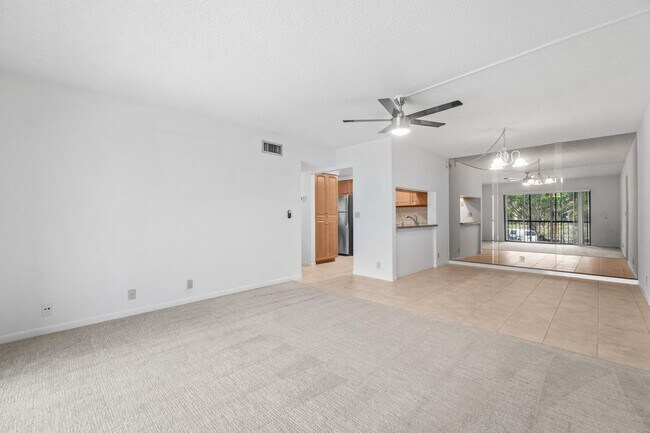 Building Photo - 811 Sky Pine Way