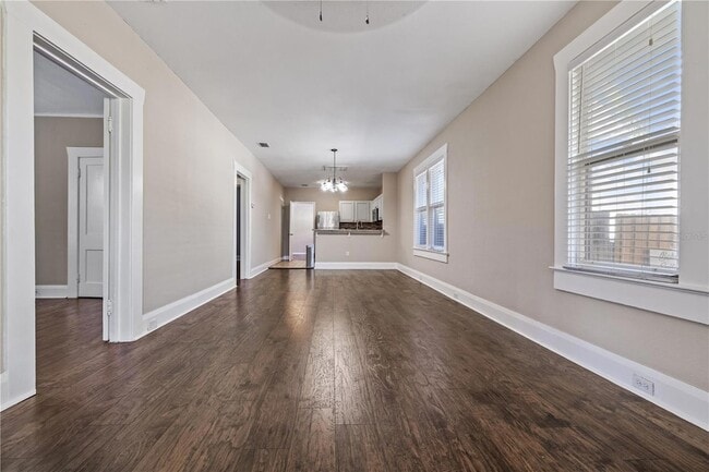 Building Photo - 1209 E Ida St