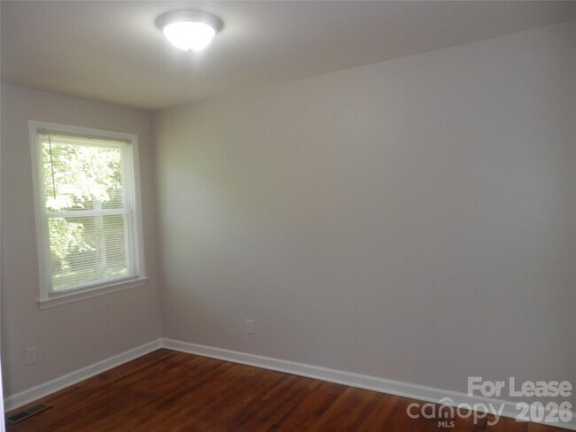 Building Photo - 3016 Colfax St