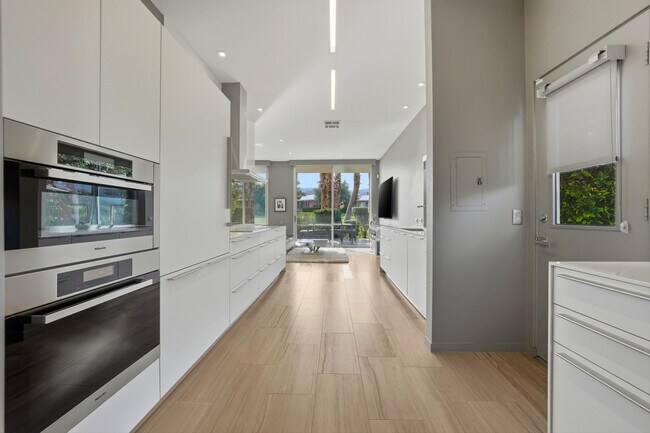 Building Photo - 47125 El Menara Cir