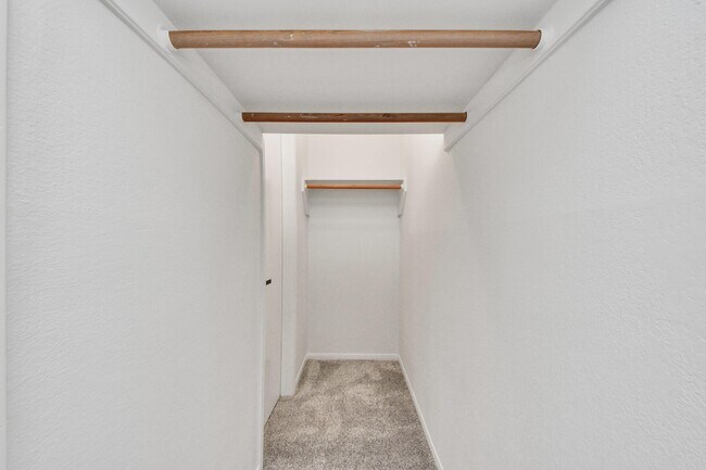 Building Photo - 18209 Vinland Dr