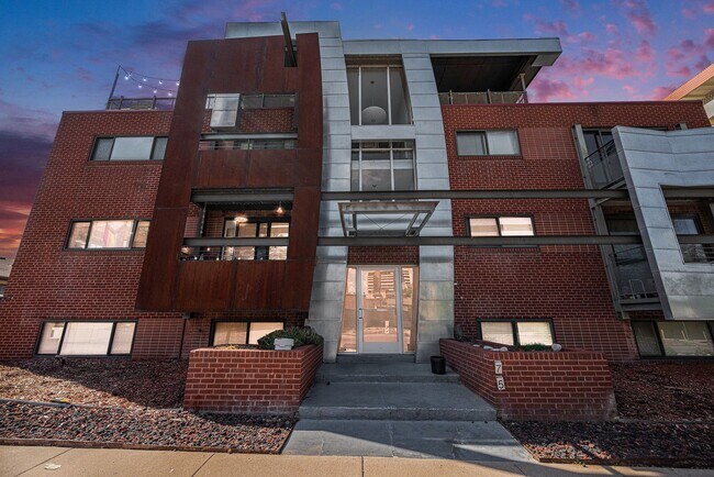 Building Photo - 2Bed/2Bath Condo in Cherry Creek Area!!