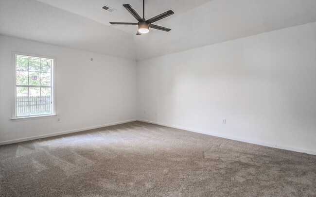 Building Photo - 5624 Annandale Dr