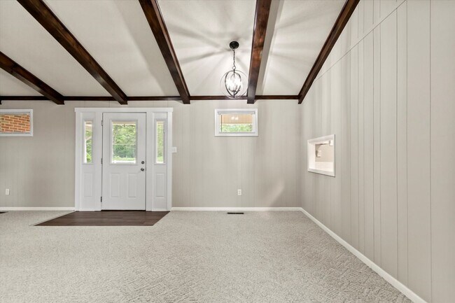 Building Photo - Charming Full Brick Home in Peaceful Count...