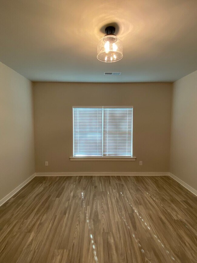 Building Photo - Home for Rent in Jemison, AL!