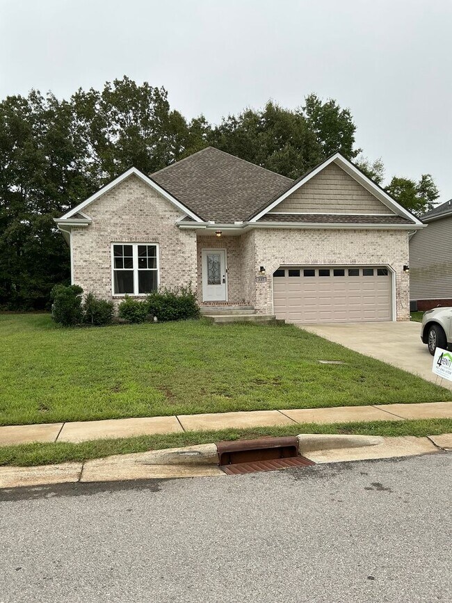 Building Photo - 337 Chase Dr