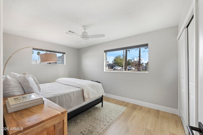 Building Photo - 4244 N 35th Pl