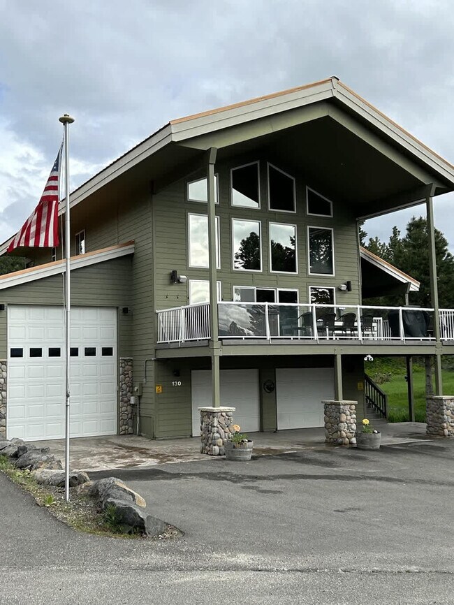 Building Photo - 130 Par Dr