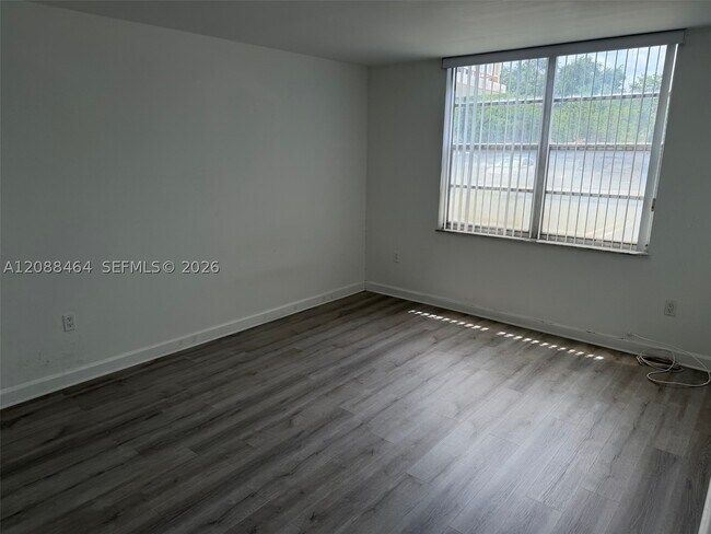 Building Photo - 13120 SW 92nd Ave