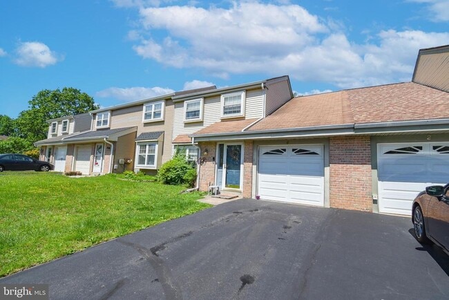 Building Photo - 4 Beaver Hill Rd