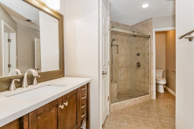 Building Photo - 8432 Creek Front Dr