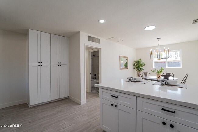 Building Photo - 1800 S Shafer Dr