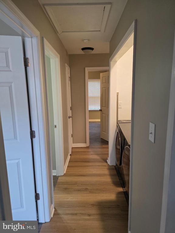 Building Photo - 1965 Abbotsbury Way