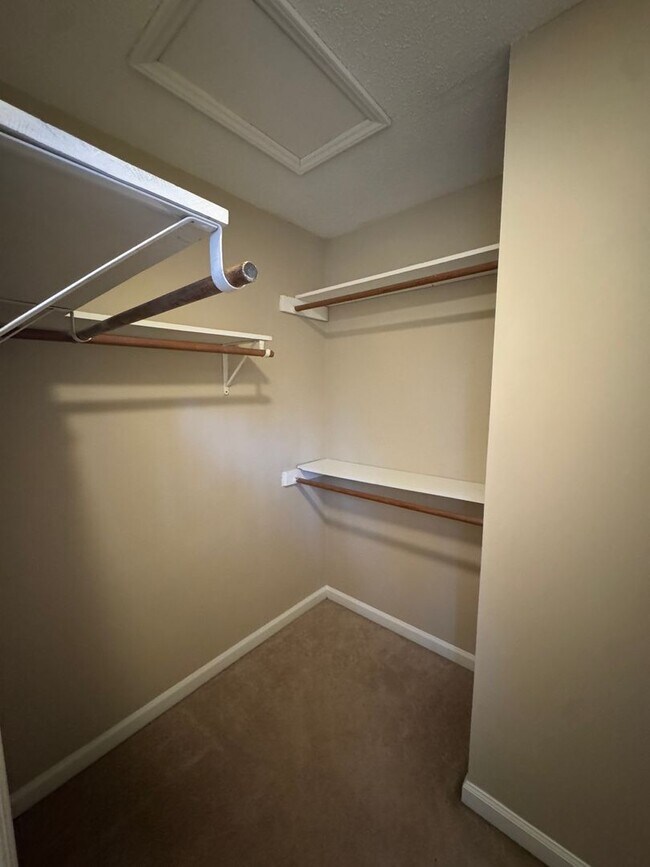 Building Photo - 4402 American Dr