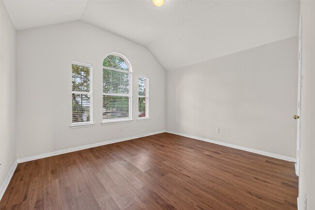 Building Photo - 9127 N Ferndale Pl Dr