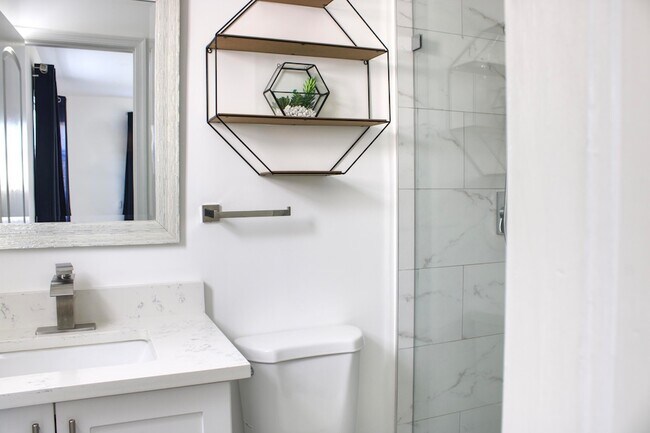 Building Photo - 517 NW 52nd St