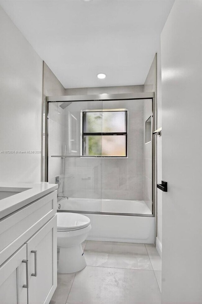 Building Photo - 9581 El Clair Ranch Rd