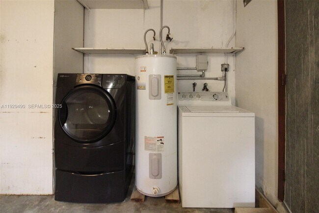 Building Photo - 10962 SW 117th St