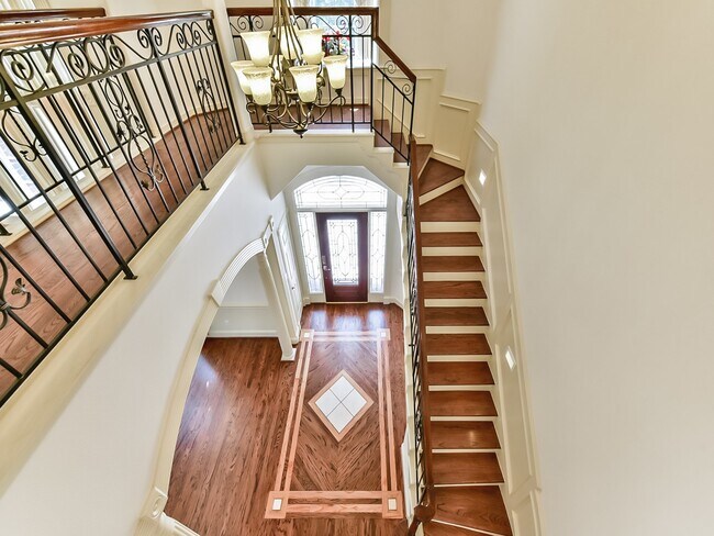 Building Photo - 166 E Capstone Cir