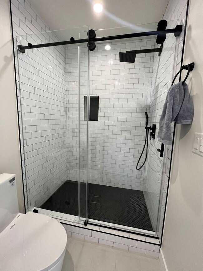 Building Photo - Charming 1-Bedroom ADU in West Hills!