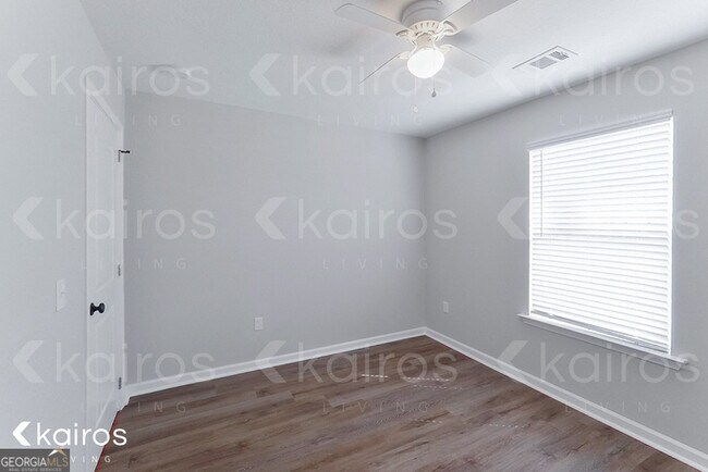 Building Photo - 15 Bungalow Cir