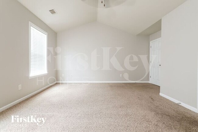 Building Photo - 3310 Castleberry Village Cir